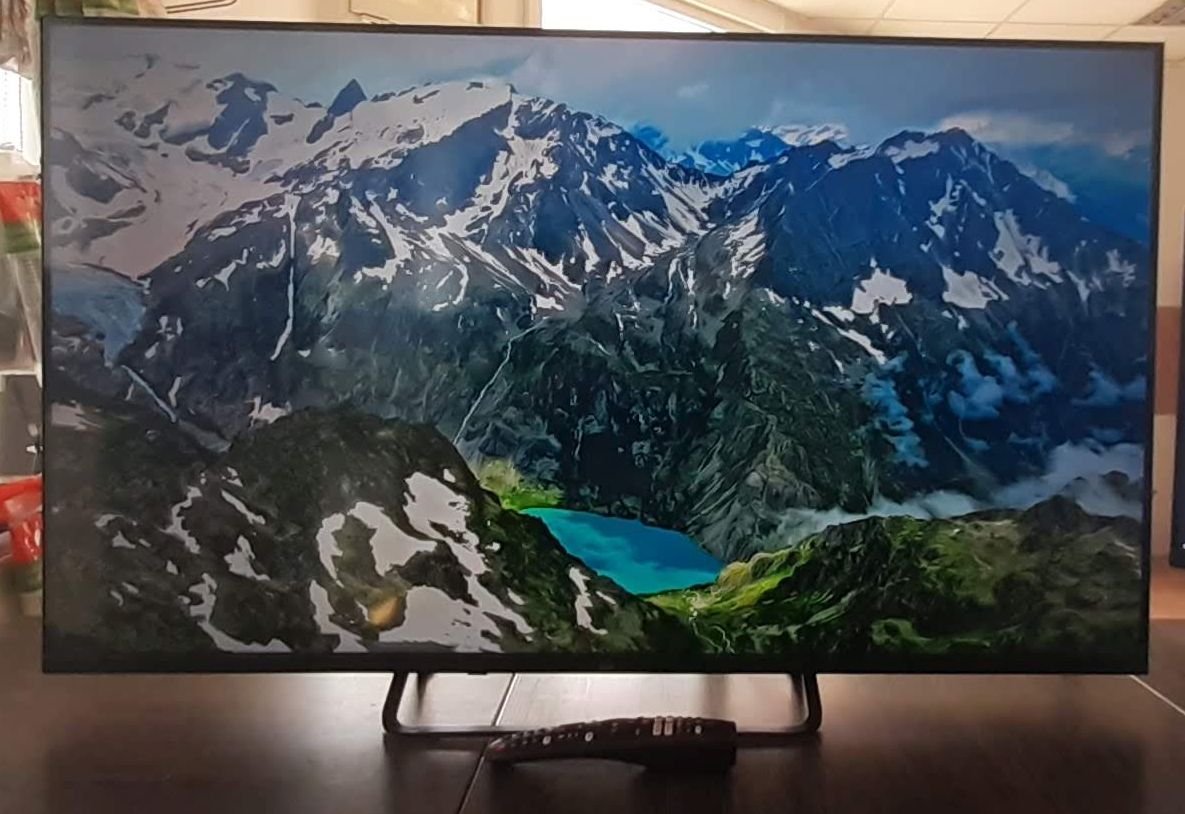 ESSENTIEL 43QLED306